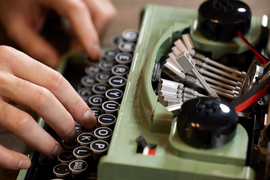 LEGO Ideas 21327 Typewriter lifestyle 1