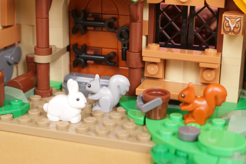 LEGO Disney 43242 Snow White and the Seven Dwarfs Cottage review 28 1024x683