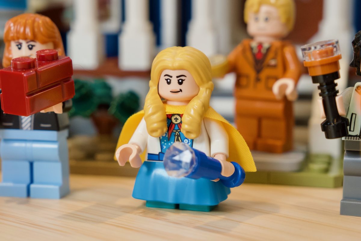 Iconos LEGO 11370 Stranger Things Reseña de Creel House 3 1200x800