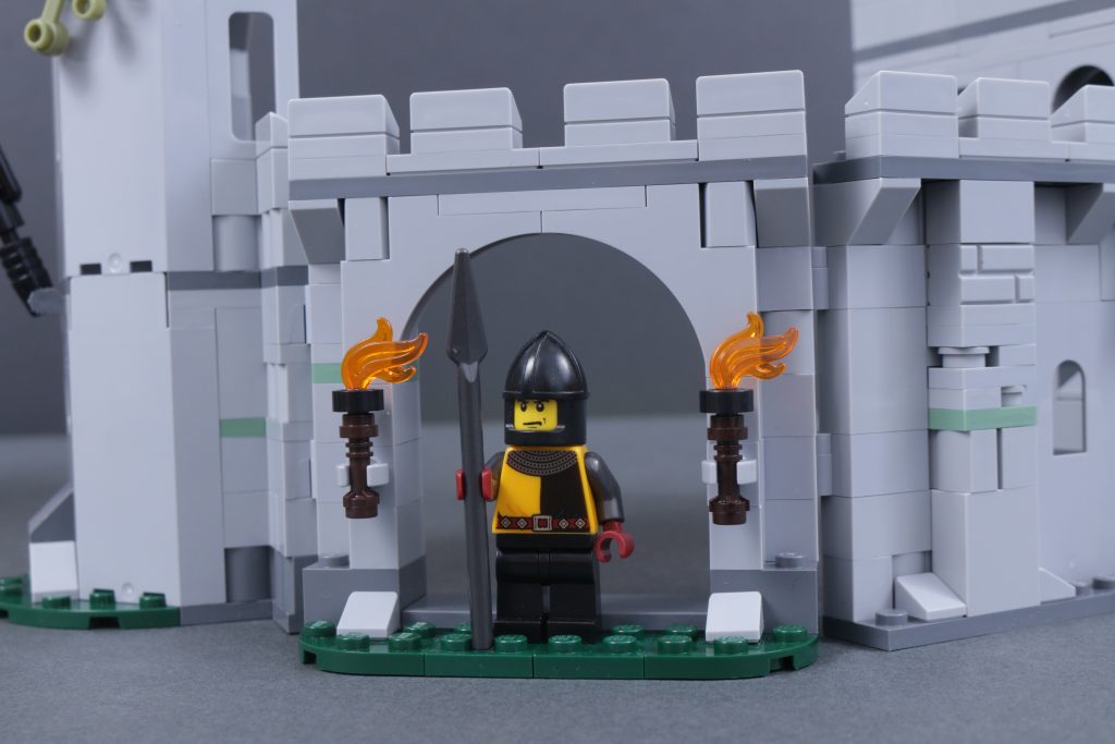LEGO Harry Potter 76447 Castillo de Hogwarts Lecciones de vuelo Conversión de castillo LEGO 22 1024x683