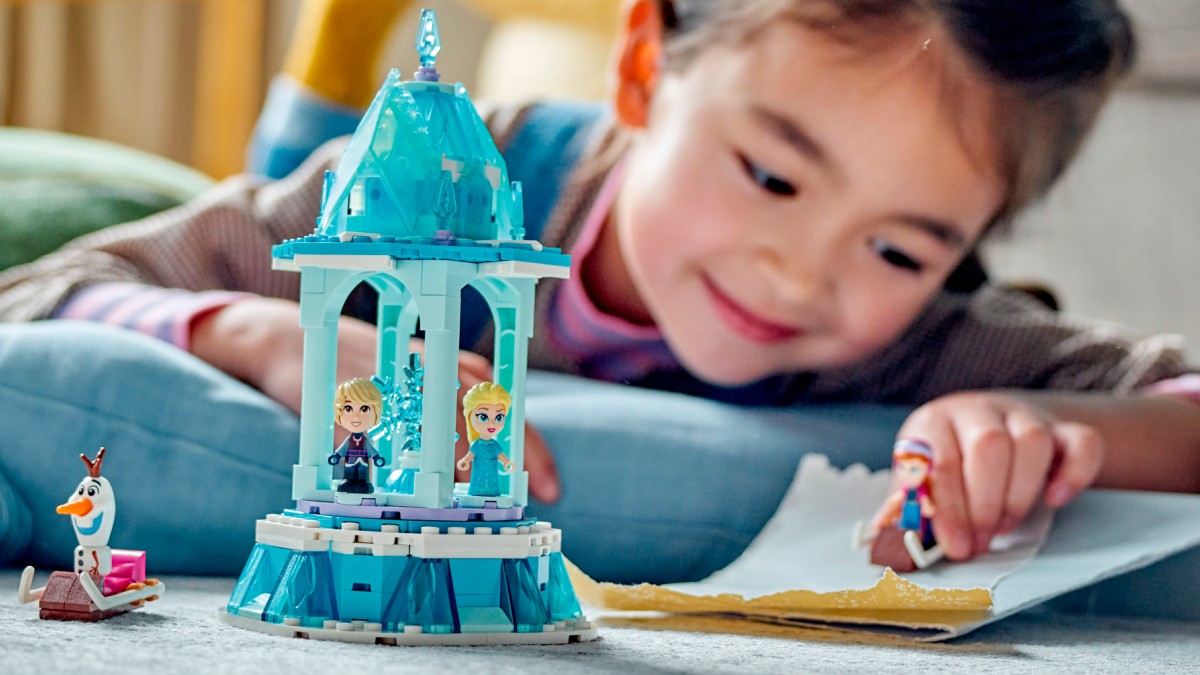 LEGO Disney 43218 Anna and Elsa's Magical Carousel revealed