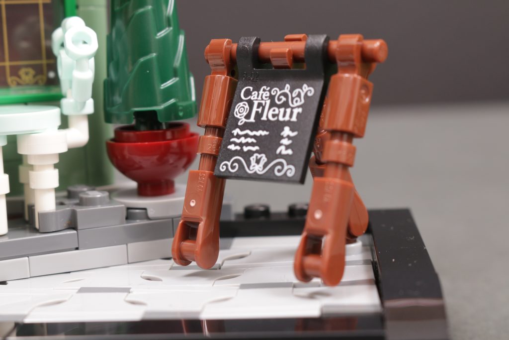 Reseña del LEGO Icons 10362 French Cafe (14 pulgadas, 1024 x 683 píxeles)