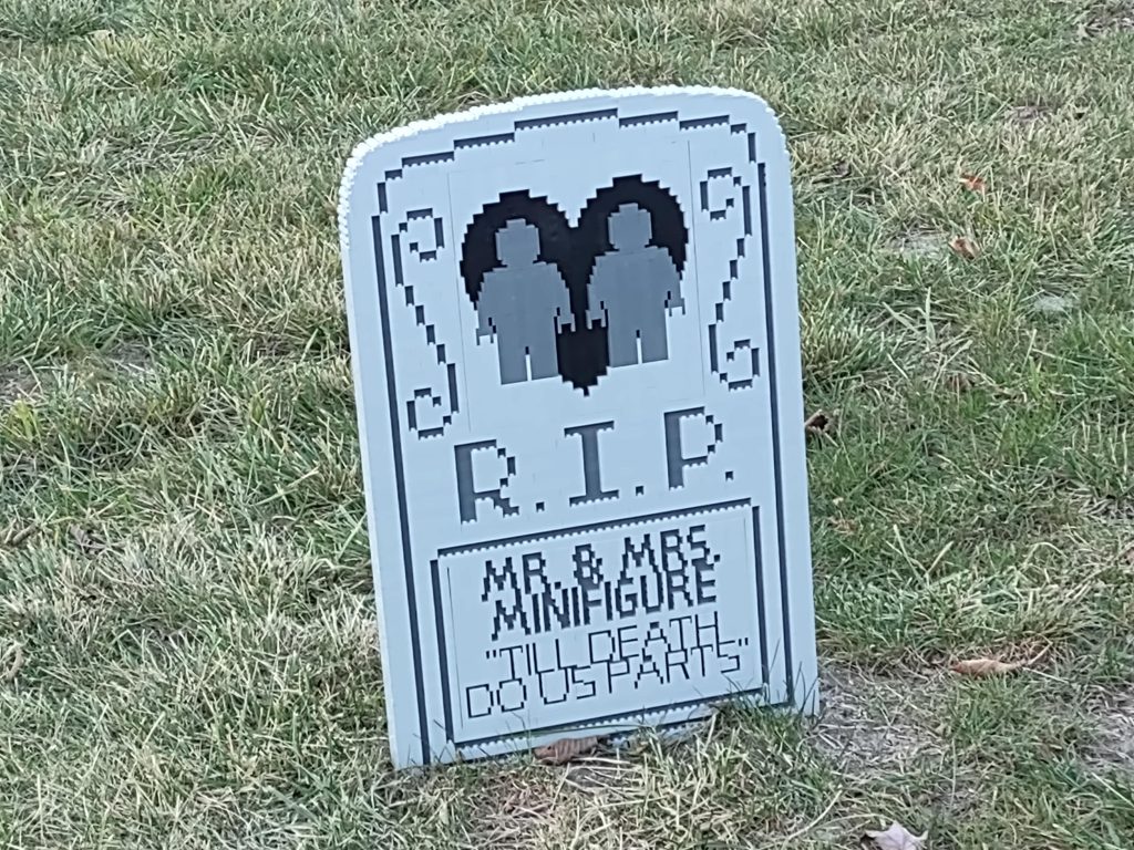 LEGOLAND NEW YORK halloween tombstone reddit CaptainCorbal 2024 1 1024x768