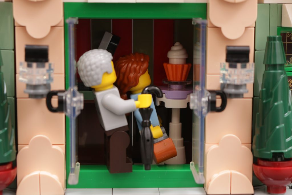 LEGO Icons 10362 Fransk Café anmeldelse, ikke rigtigt til minifigurer 12 1024x683