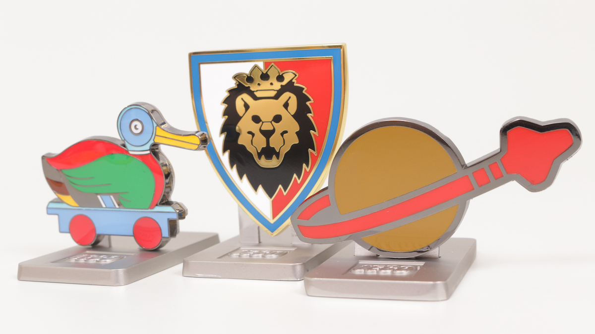 Magnete mit Enten-, Weltraum- und Rittermotiven – ein Überblick über einige LEGO Insider-Belohnungen