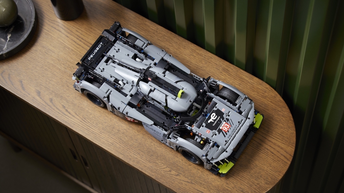 WATCH: LEGO Technic 42156 Peugeot 9X8 is great for Star Wars fans