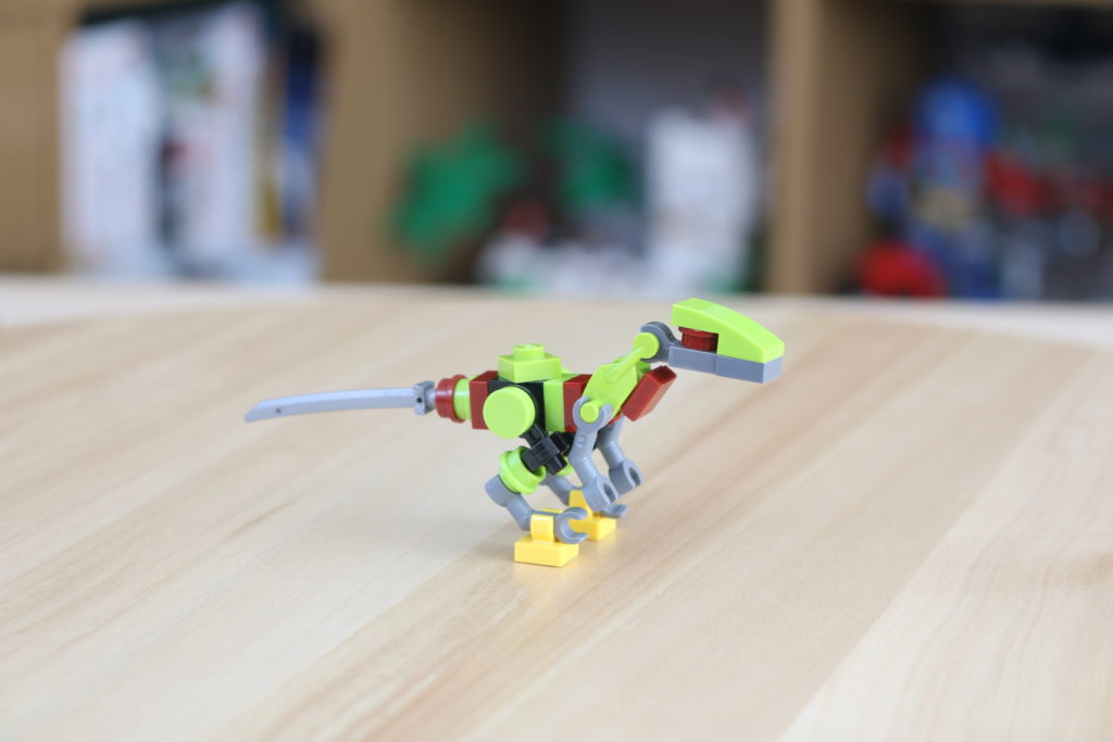 LEGO Jurassic World Robo Raptor build 2