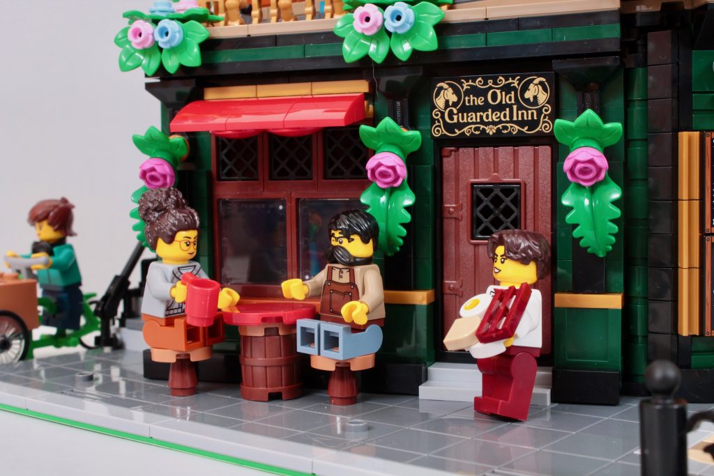 Reseña del LEGO Icons 10350 Tudor Corner 6 (1024 x 683)