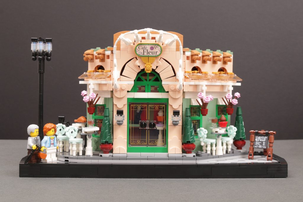 LEGO Icons 10362 Fransk Café anmeldelse, ikke rigtigt til minifigurer 2 1024x683