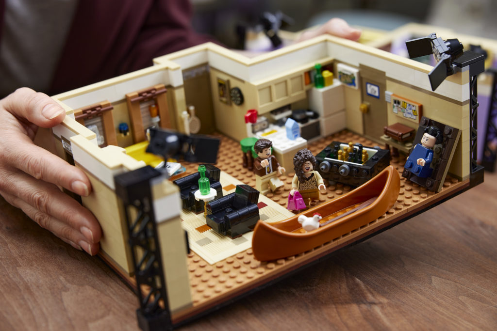 LEGO 10292 Friends Blue Lagoon Apartments 22