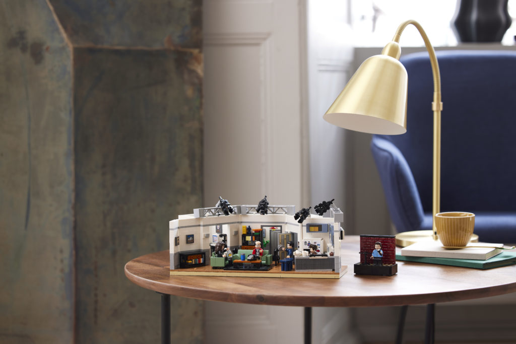 LEGO Ideas 21328 Seinfeld 33