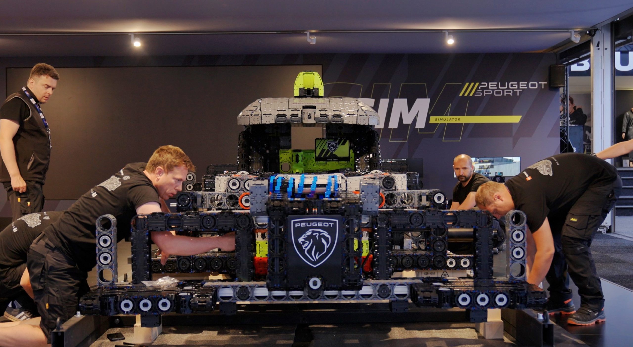 LEGO Technic 24H live build at Le Mans Day 2 3H 1 scaled