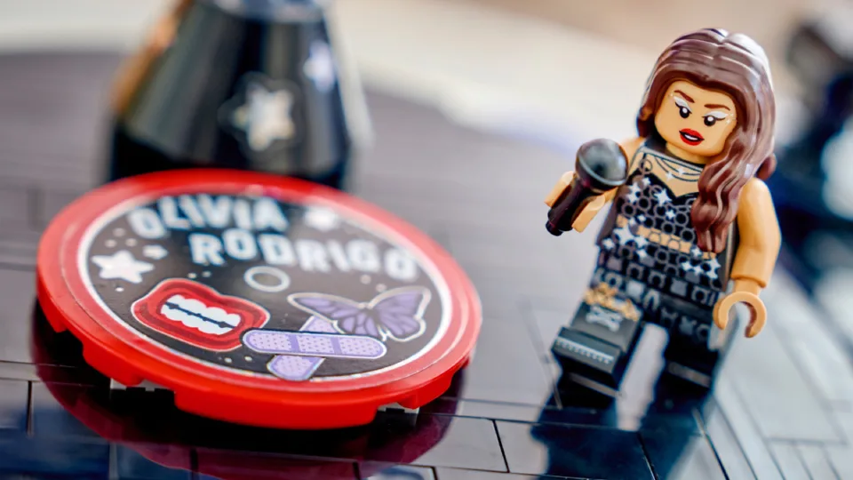 Olivia Rodrigo navngir musikkikonet hun håper blir en LEGO-minifigur neste gang