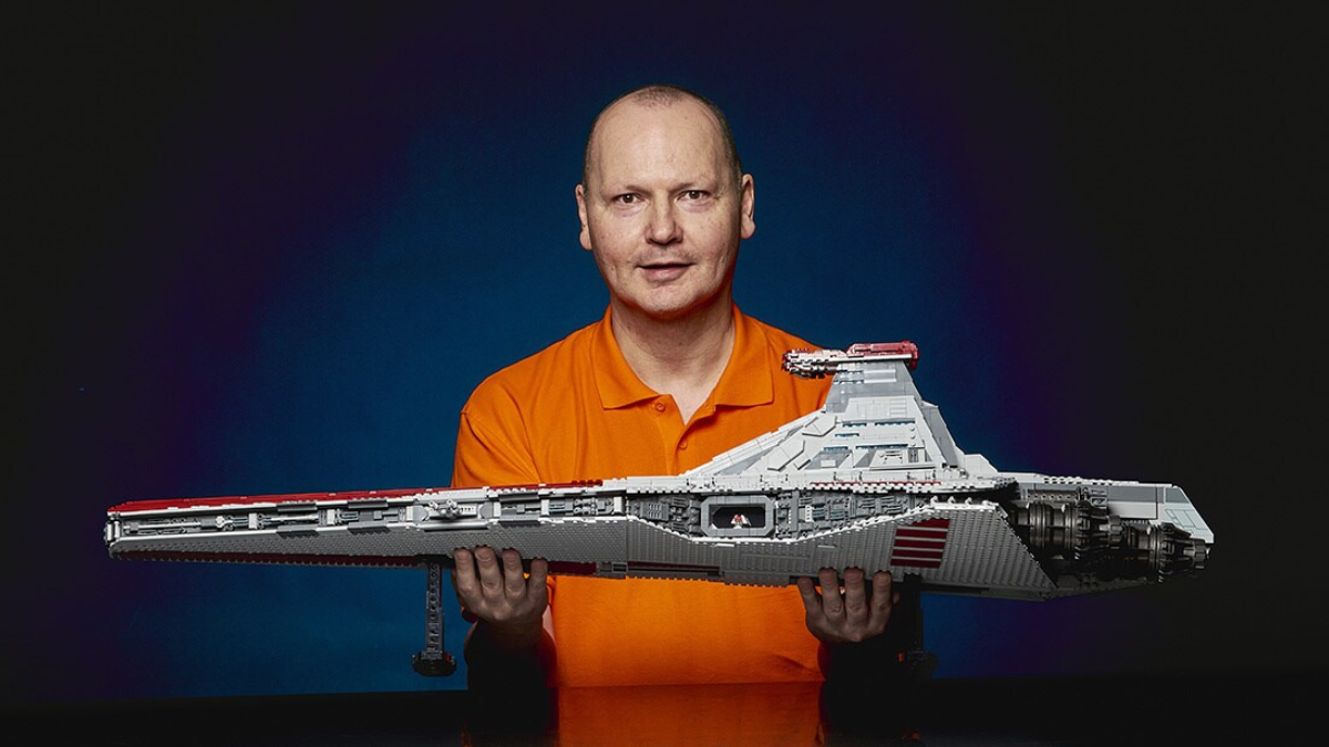 LEGO Star Wars 75367 Venator designer reveals UCS set’s secrets