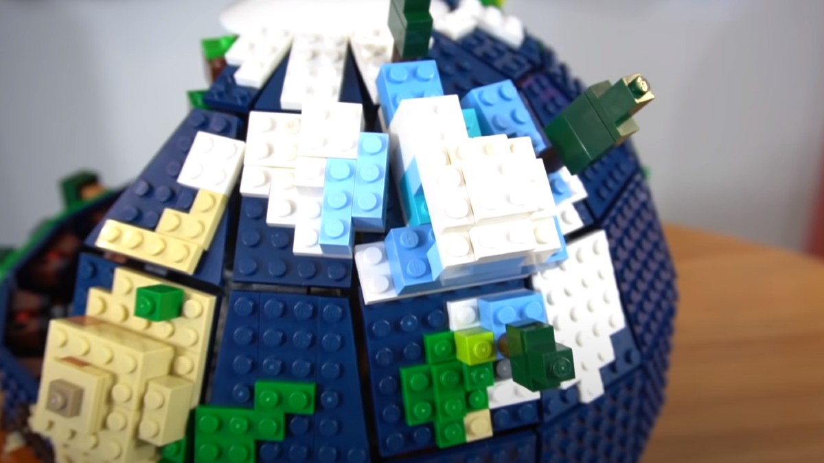 How fast can LEGO Ideas 21332 The Globe spin?