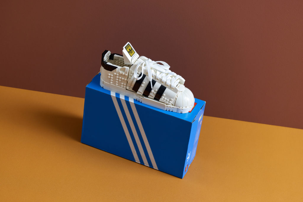 10282 Lifestyle ShoeOnBox 02