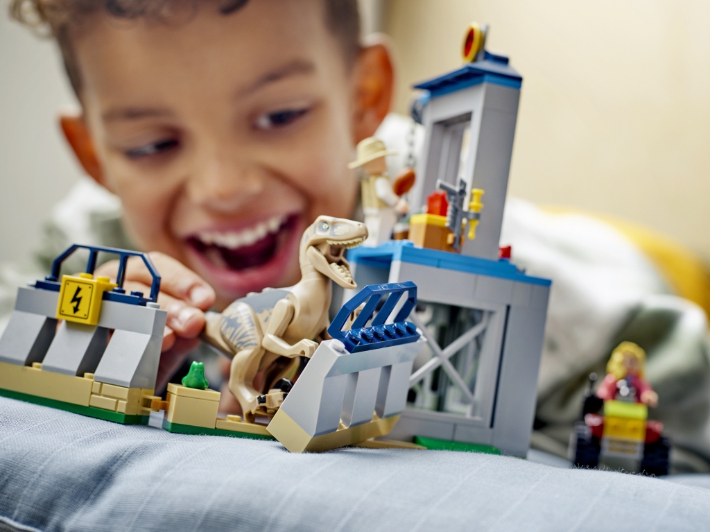 LEGO Jurassic Park 76957 Velociraptor Escape 4 1024x767