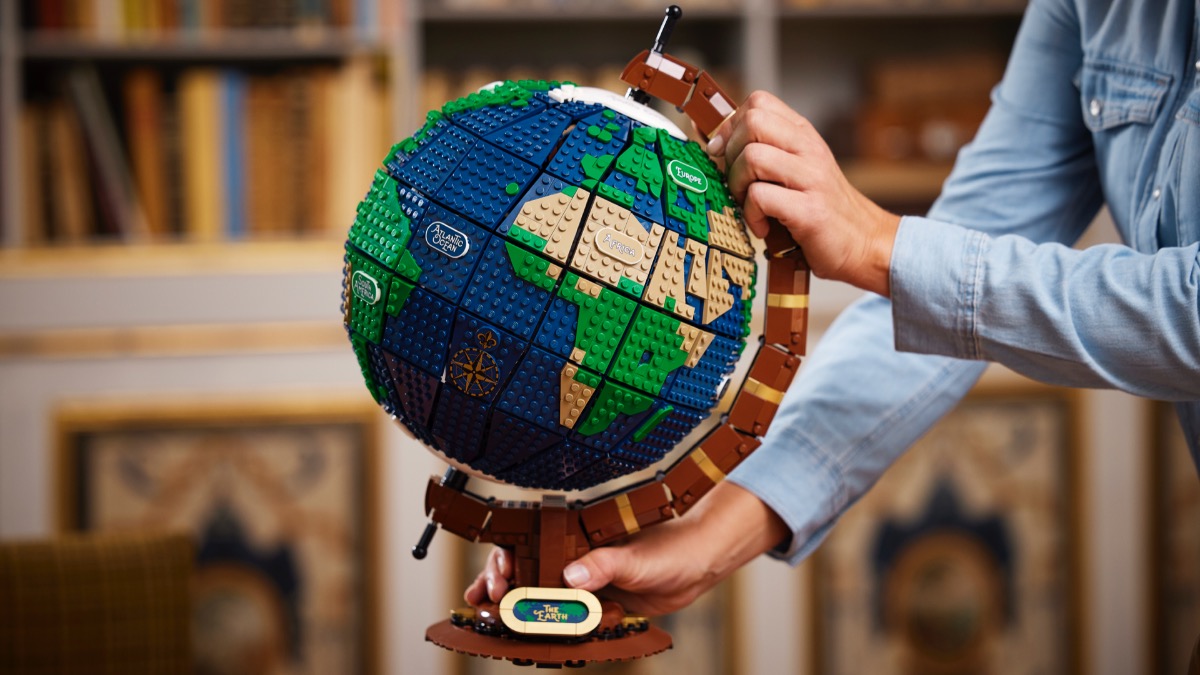 Everything you need to know about LEGO Ideas 21332 The Globe