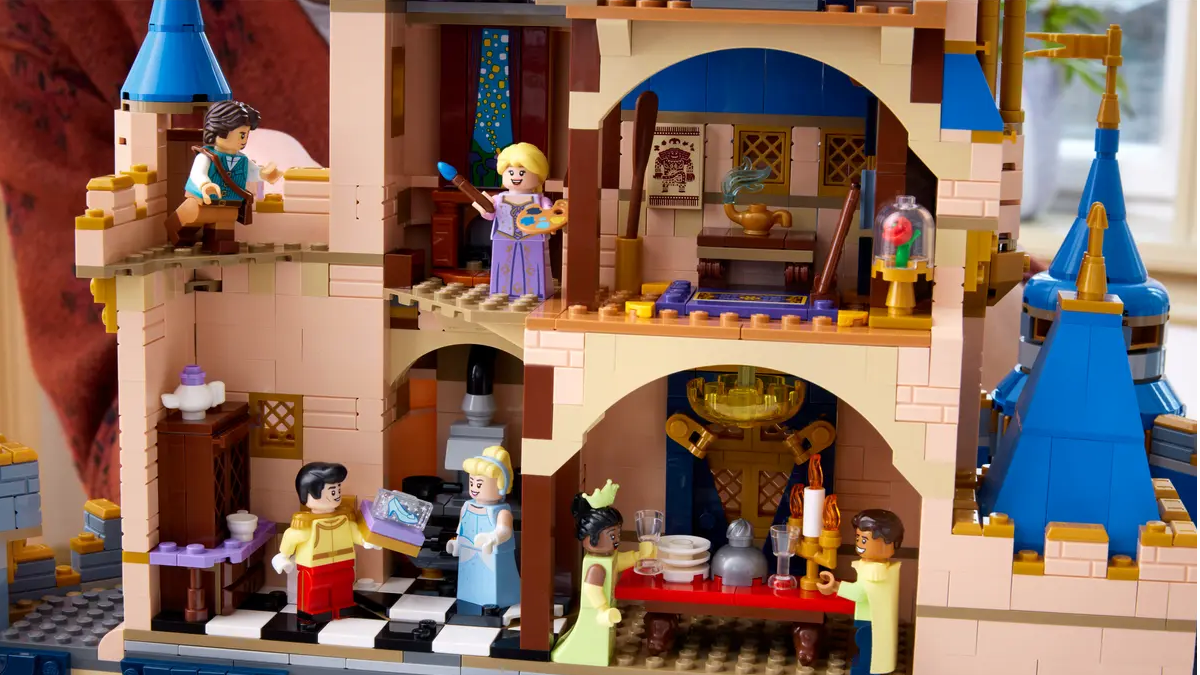 Five magical movie moments in LEGO Disney 43222 Disney Castle