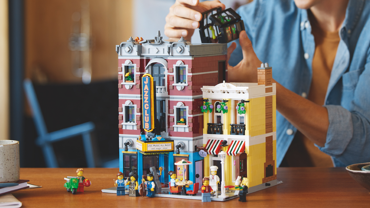 LEGO designer reveals 10312 Jazz Club showcases never-seen elements
