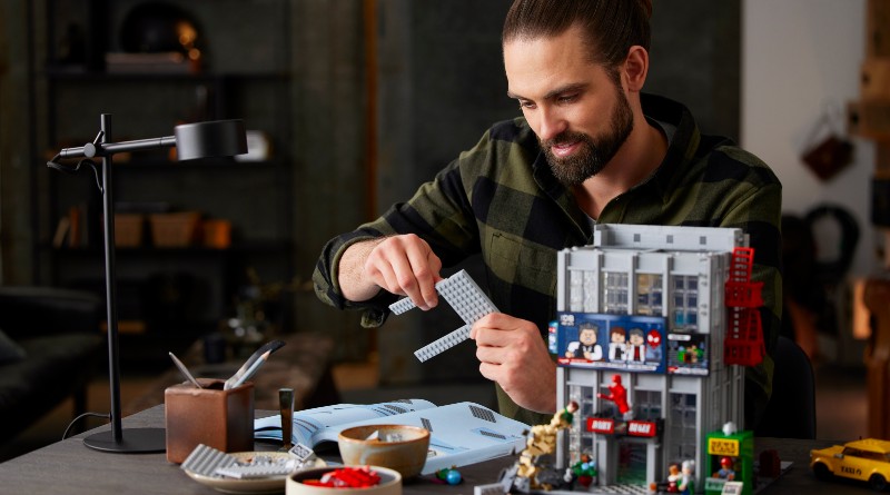 Building a double-height LEGO Marvel 76178 Daily Bugle