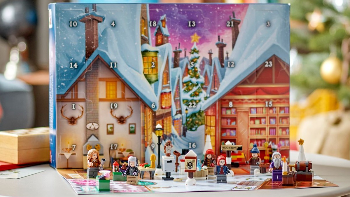 LEGO Harry Potter Hogsmeade Village needs to bring four minifigures back
