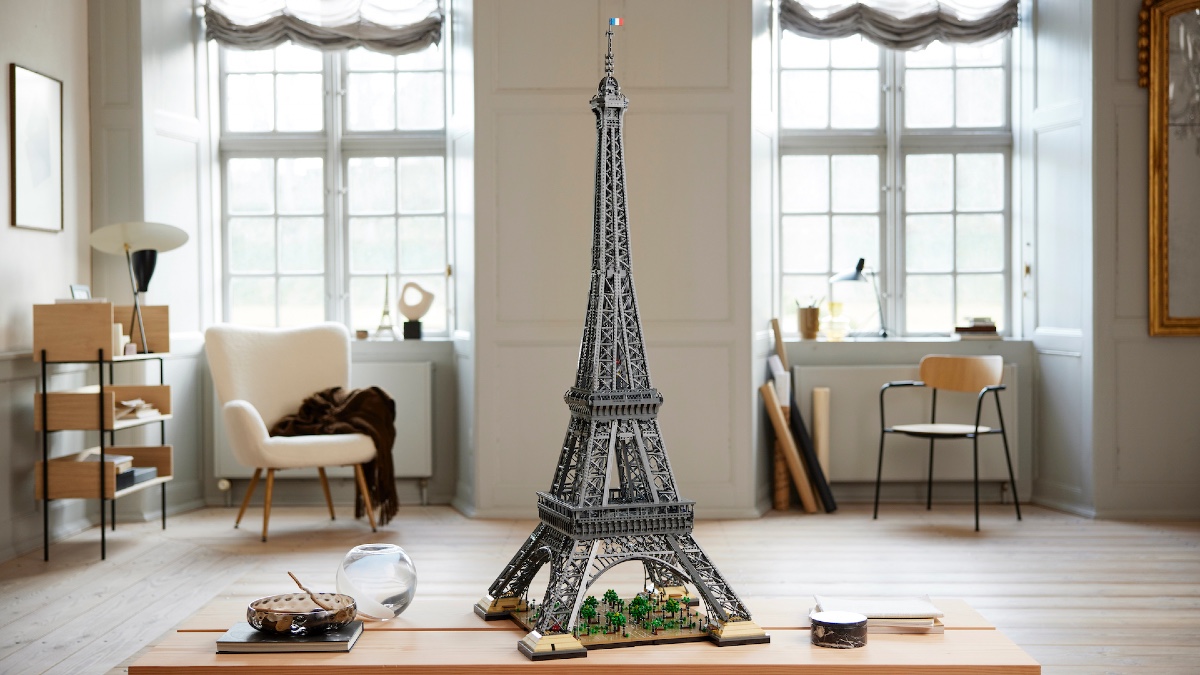 10307 Eiffel Tower is the same scale as another Gustav Eiffel LEGO set