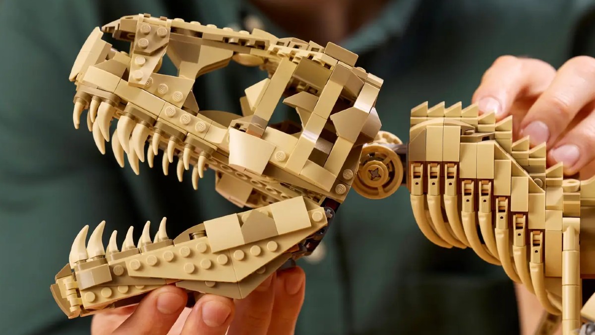 LEGO Jurassic Park skeleton set should look familiar