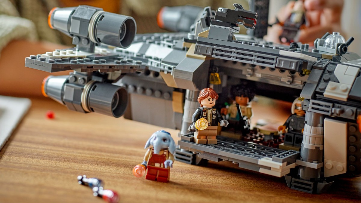 There’s something missing in the LEGO Star Wars: Skeleton Crew set