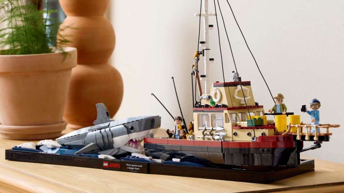 Swim away with the retiring LEGO Ideas 21350 Jaws while you still can