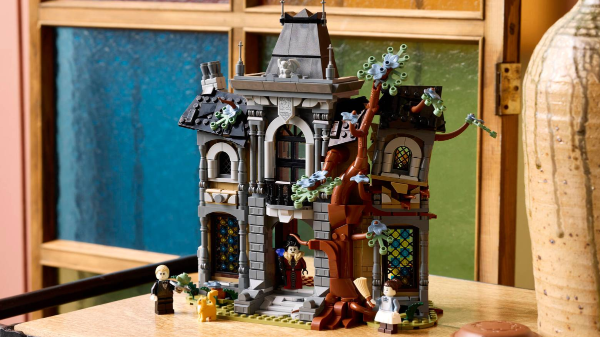 13 LEGO sets to build the Midnight Valley Halloween village
