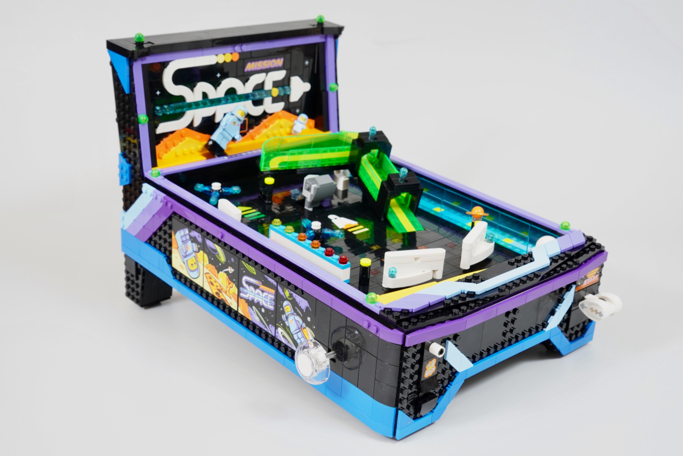 LEGO Icons 11374 Arcade Pinball Machine review-9