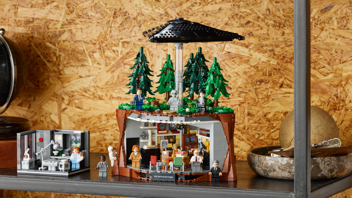 LEGO Ideas X-Files set and GWP officially revealed