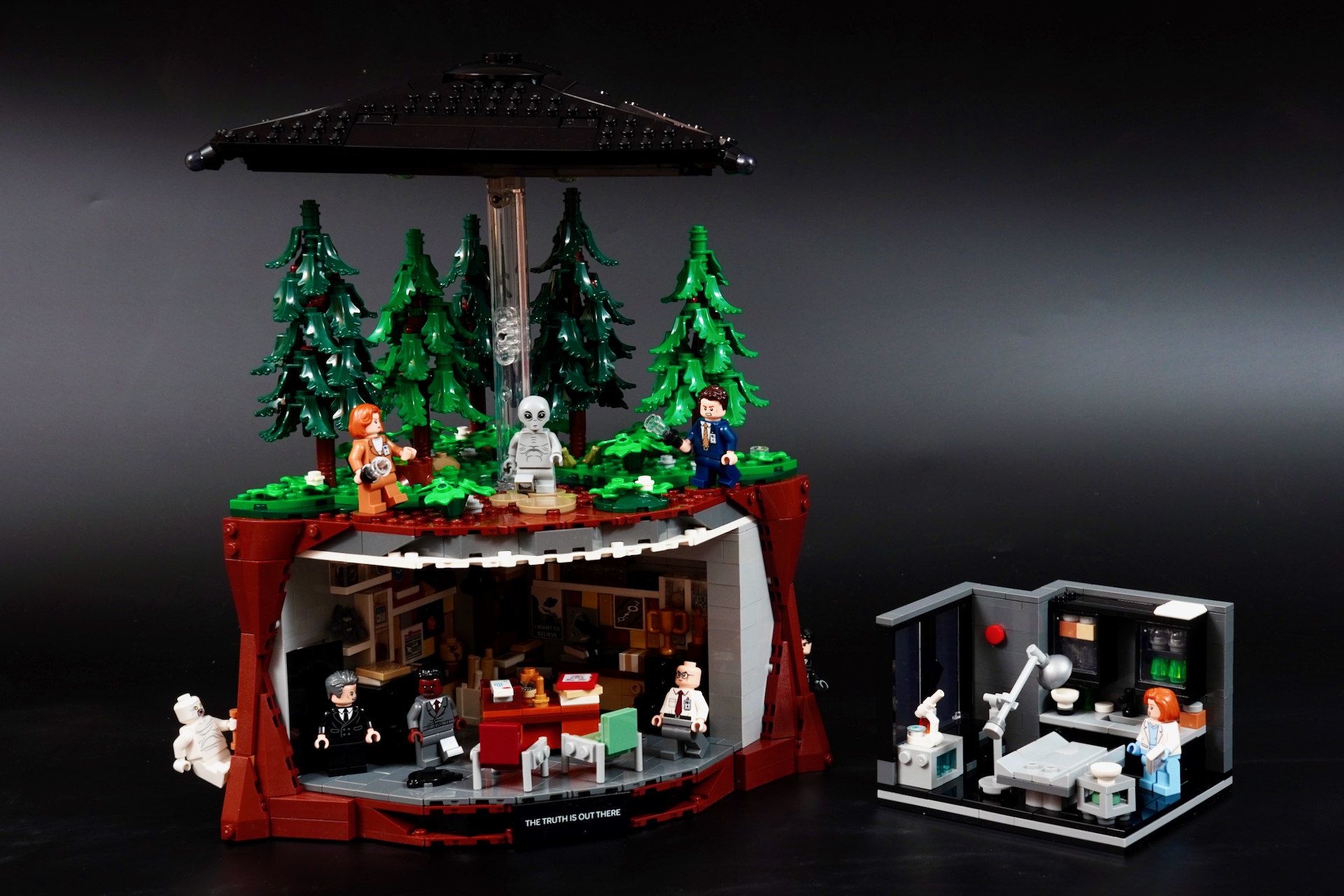 LEGO Ideas 40896 The X-Files Scully's Lab review - 1