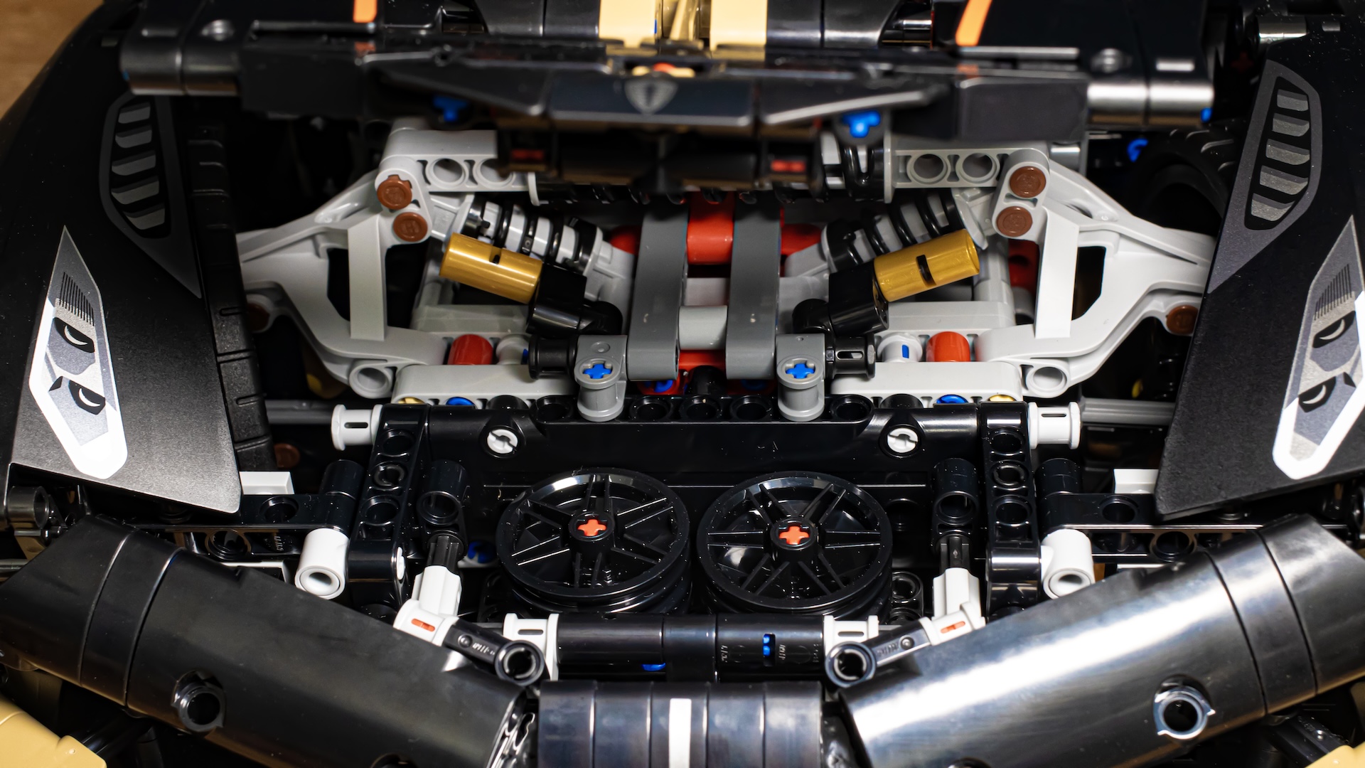 LEGO Technic 42232 Koenigsegg Sadair's Spear Megacar 11