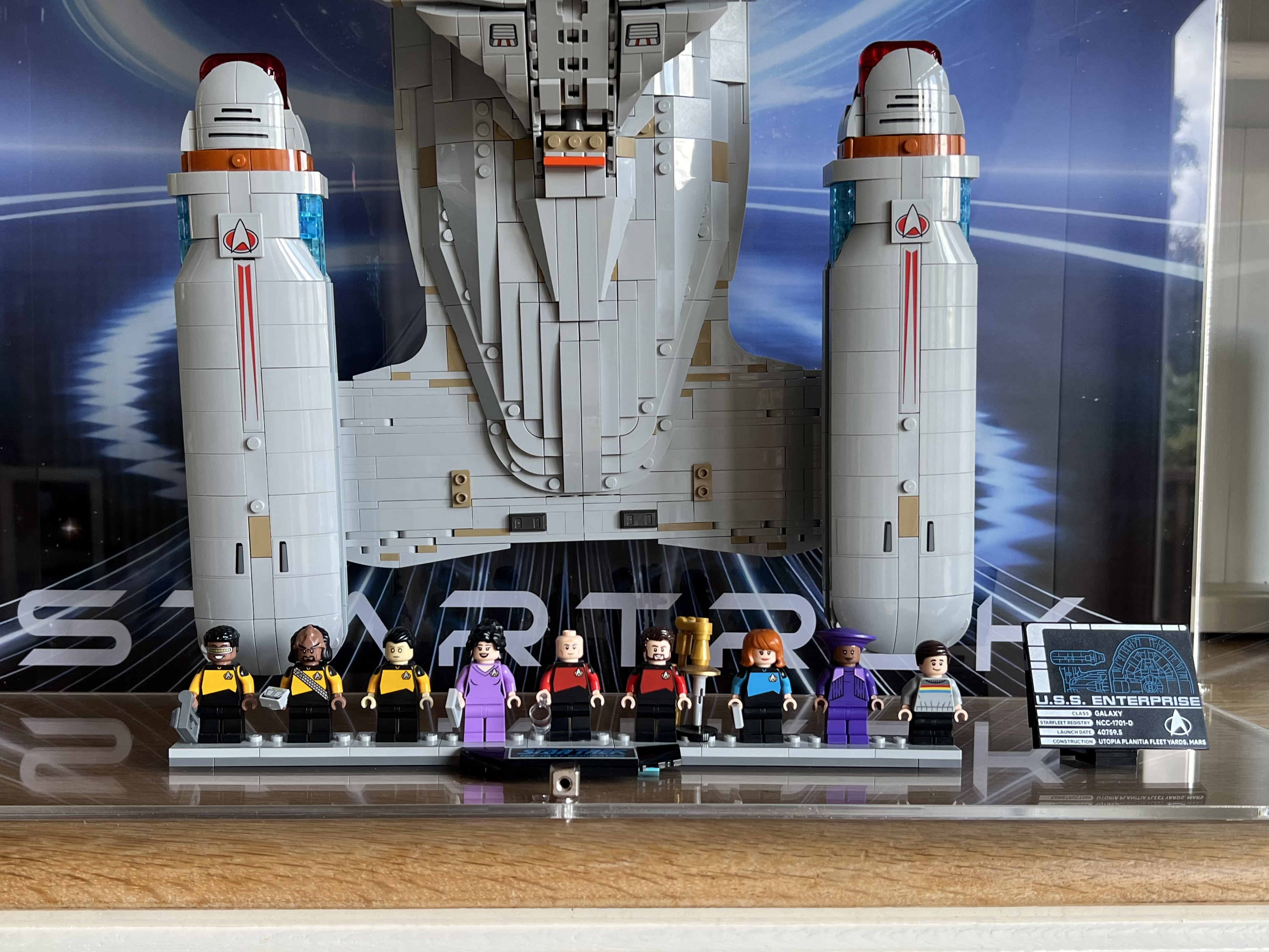 LEGO Star Trek U.S.S. Enterprise Brick Zone Hub display case review 14