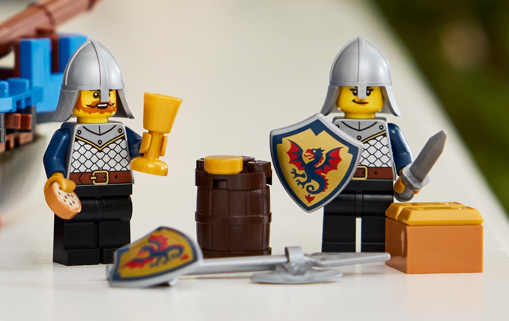 LEGO Ideas 40912 Sea Serpent minifigures