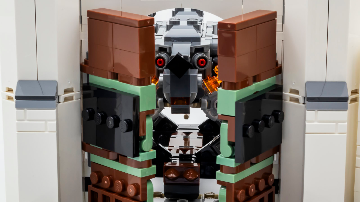See LEGO The Lord of the Rings: Grond next to Minas Tirith