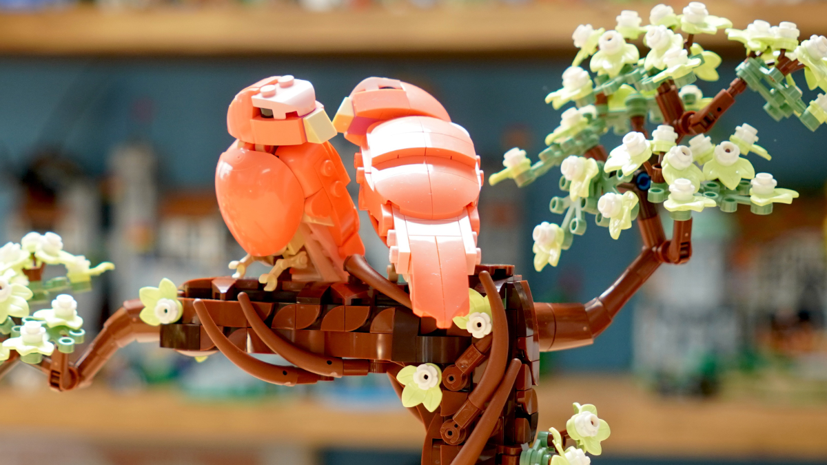 I hate building LEGO trees. Can Love Birds change my mind?
