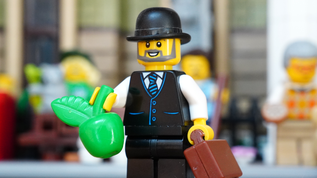 This is the real reason LEGO minifigure food is so oversized