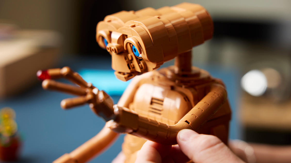 LEGO E.T.’s arms required one specific new element to work