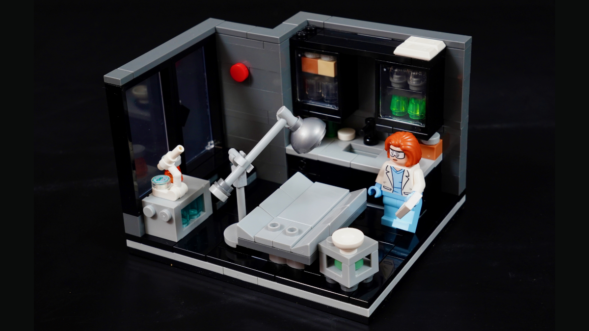 LEGO The X-Files: Scully’s Lab GWP review