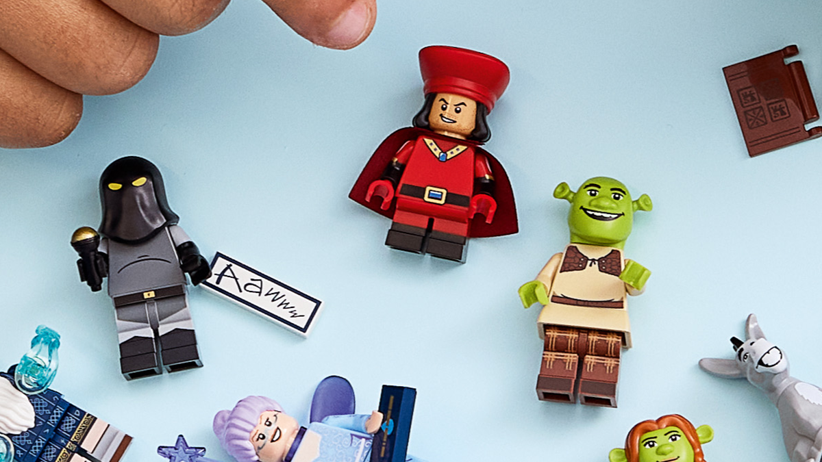 Every new piece in the LEGO Shrek minifigure series