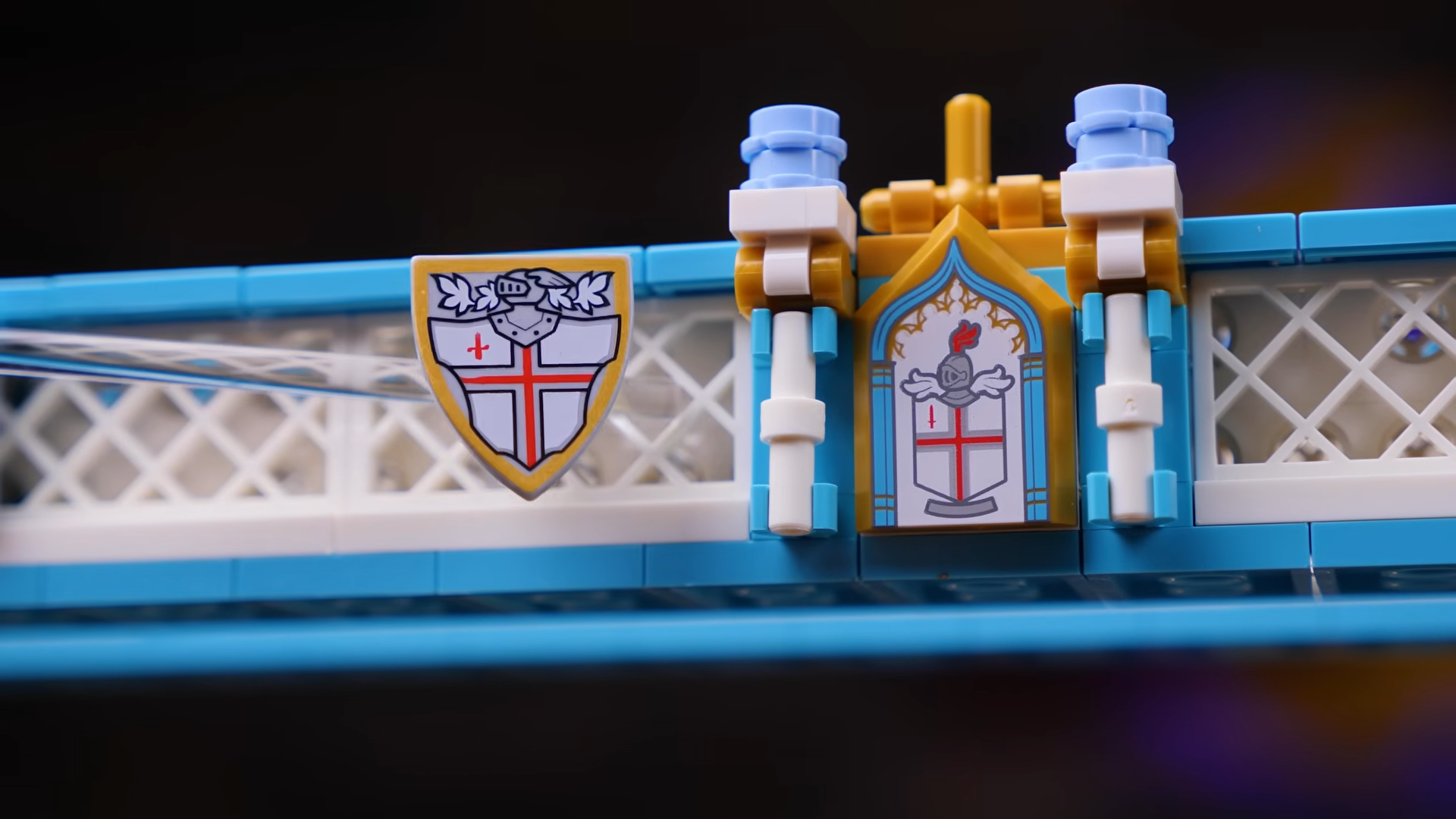 lego 10214 21067 tower bridge cheesey studios comparison (6)