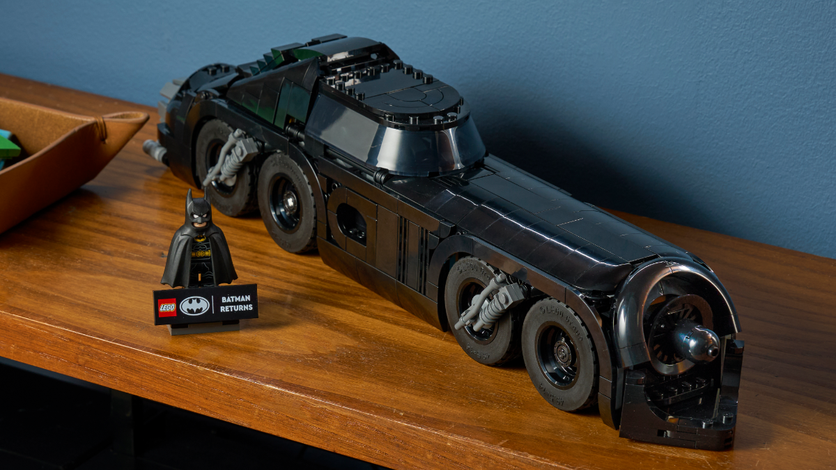 Obejrzyj, jak nowy Batmobil LEGO dzieli się niczym prawdziwy