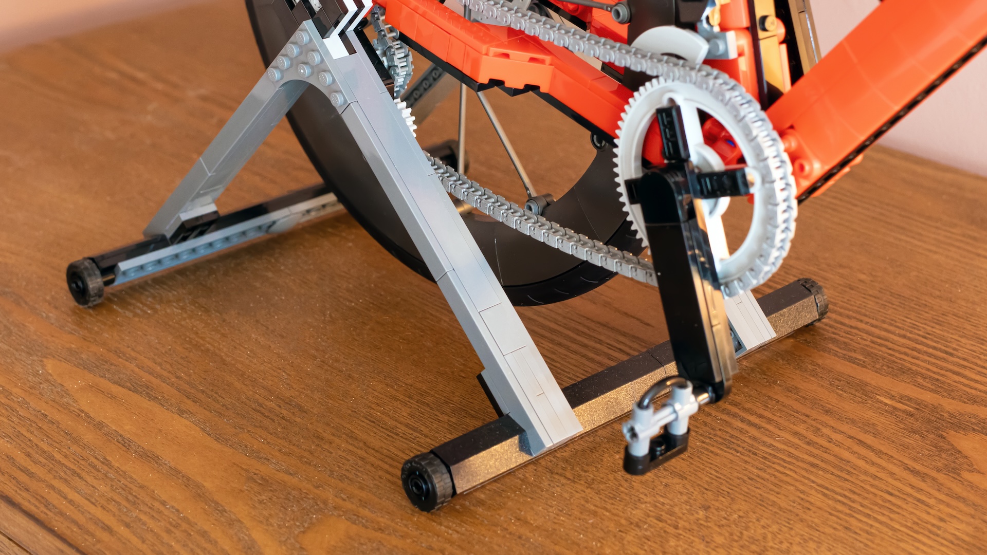 LEGO Icons 11380 Road Bike 17
