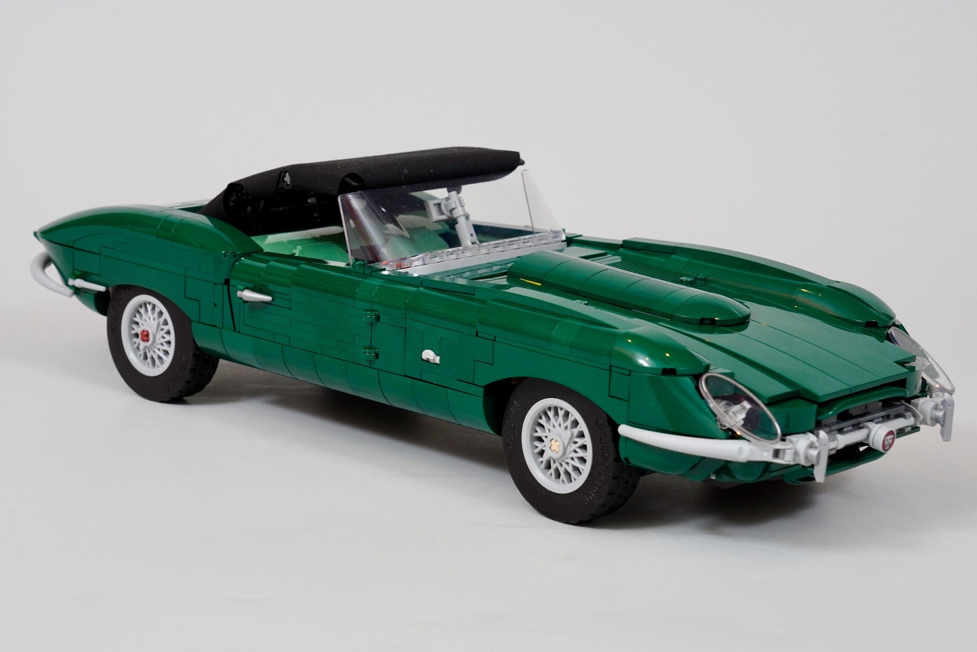 Reseña del LEGO Icons 11381 Jaguar E-Type-6-gt8tu0opelr4
