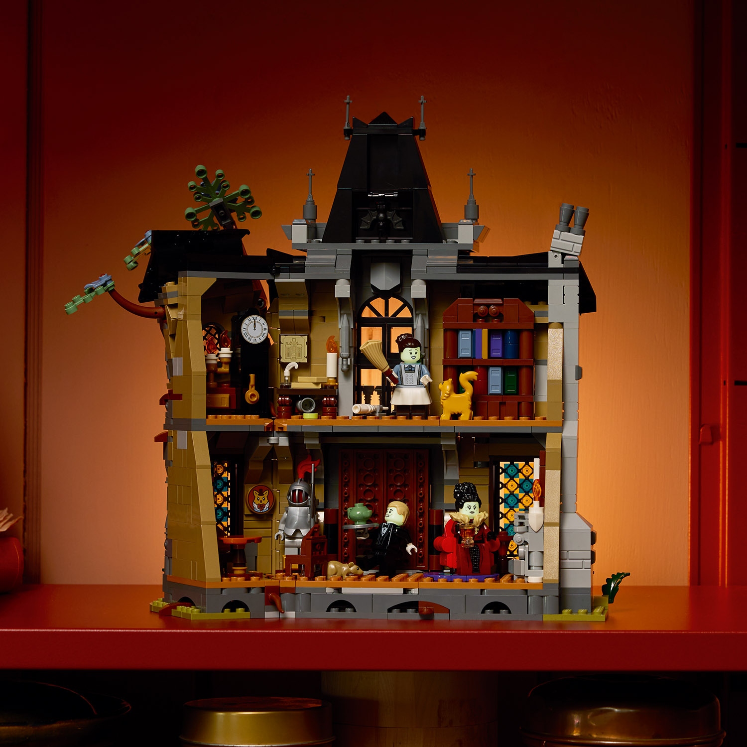 LEGO-Icons-11383-Borgmestergården-814546694616