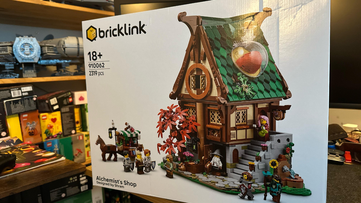 LEGO BrickLink Series 7 sets start to arrive with backers