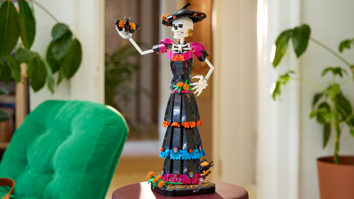 Dressing LEGO La Catrina was more complicated than it seems